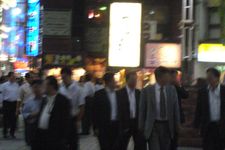 新橋の社会人に聞いた！　あなたにとっての「３３歳」を教えてください！
