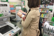 この画像が示す「贅沢してないのにお金が貯まらない人」のNG習慣４つ