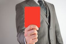 自己評価だけがムダに高い　残念社会人の行動
