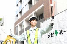 【仕事】猛暑の屋外で一日立ち続ける交通誘導員の仕事の実態