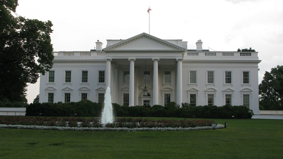 もはや政治は「投資」対象 米大統領選で見える「金で買える民主主義」の姿