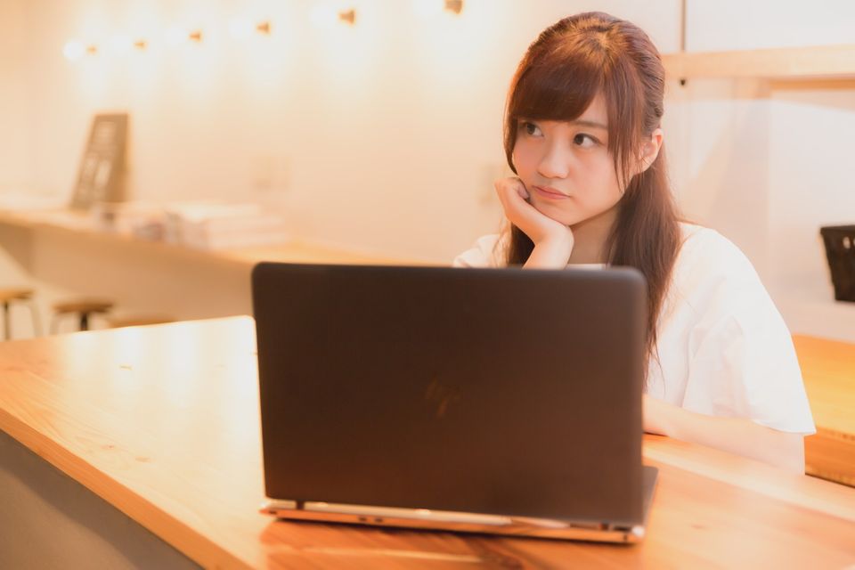 はたらく女性の服選び。3位「女らしさ」2位「清潔感」、1位は…?
