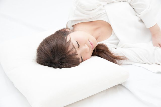 深い睡眠で夏のお疲れボディを立て直す! 医師がすすめる「ぐっすりストレッチ」とは?
