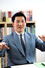 大学時代に“1万冊の本”を読んだビジネスパーソンの正体