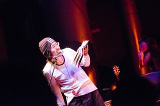 “東へ北へ”―古川日出男、朗読イベントで東北へ想いを届ける
