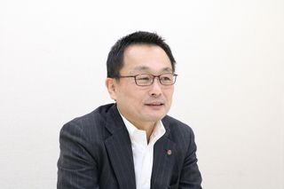 『串焼き1本80円でも年商1億円稼げます』の著者、内山九十九さん