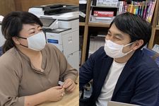 インタビューに応じた春名剛生さん（フジテレビ）と坪井理紗さん（エポックル）