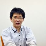 インタビューに答えるかすがまるさん