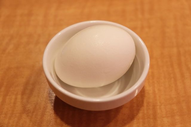 ゆで卵を生に戻すことはできるか？　イグノーベル賞のユニークな研究の数々