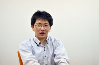 インタビューに答えるかすがまるさん