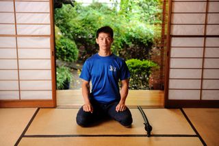 『腰・ひざ 痛みとり「体芯力」体操』の著者、鈴木亮司さん