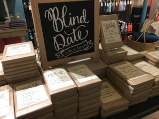 Book Culture on Columbusの「Blind Date with a book」