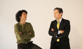 三上博史さん（左）と堂場瞬一さん（右）