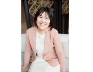 『びっくりするほど夢が叶う未来設計術』(セルバ出版刊)の著者、加持麻希さん