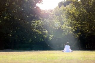 つい他人に強くあたってしまい、関係が築けない。「怒り」をコントロールする方法とは?(*画像はイメージです)