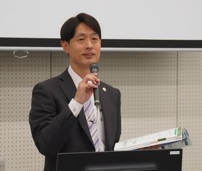 『文庫版 デキる社会人になる子育て術 元ソニー開発マネージャが教える社会へ踏み出す力の伸ばし方』（幻冬舎刊）の著者・鬼木一直さん