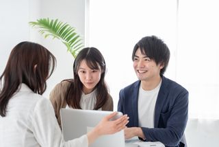 収入アップに直結？人を動かす話し方の極意（＊画像はイメージです）