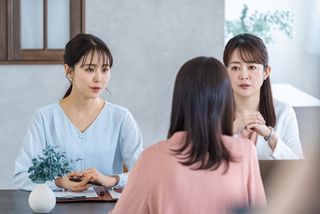 今日から使える!止まらない雑談を切り上げる3つの方法(*画像はイメージです)